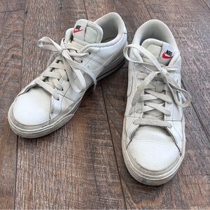Nike court royale